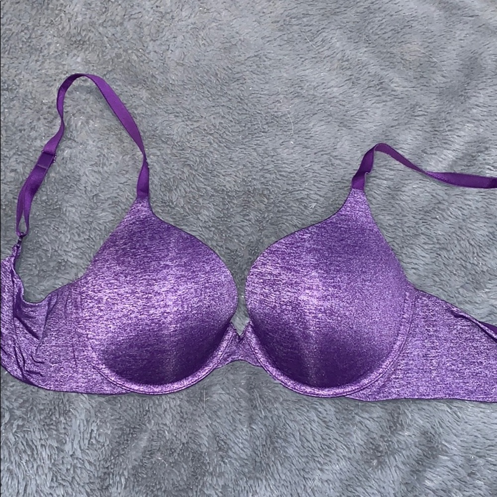 34D Victoria secret bra